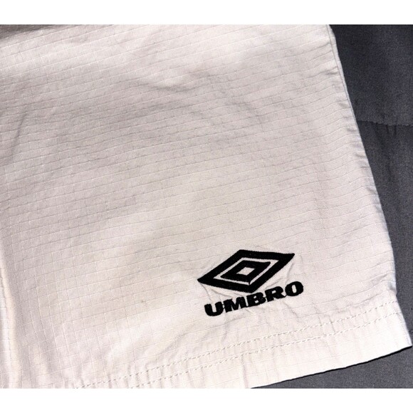Vintage Umbro Shorts Mens Large Beige Cargo Pocket Ripstop Elastic Waist Soccer - Picture 2 of 5